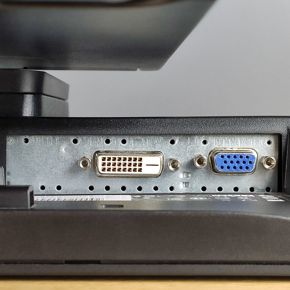 HP LE2002xi 20 Inch TFT Monitor (B Grade, No Stand)